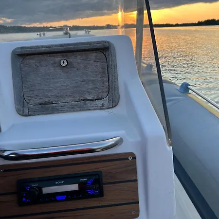 Private Large Beach, 3 Bedrooms, Kitchen, Living Room, 2 Bathrooms, Terrace *