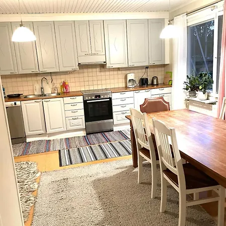 Private Large Beach, 3 Bedrooms, Kitchen, Living Room, 2 Bathrooms, Terrace Huoneisto