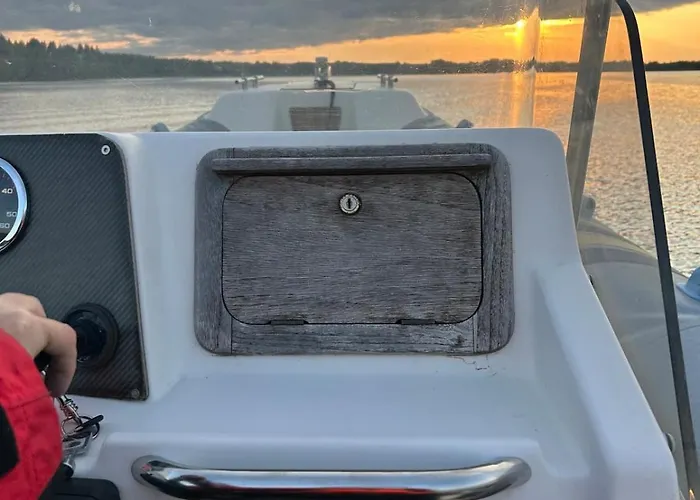 Private Large Beach, 3 Bedrooms, Kitchen, Living Room, 2 Bathrooms, Terrace Jamijarvi